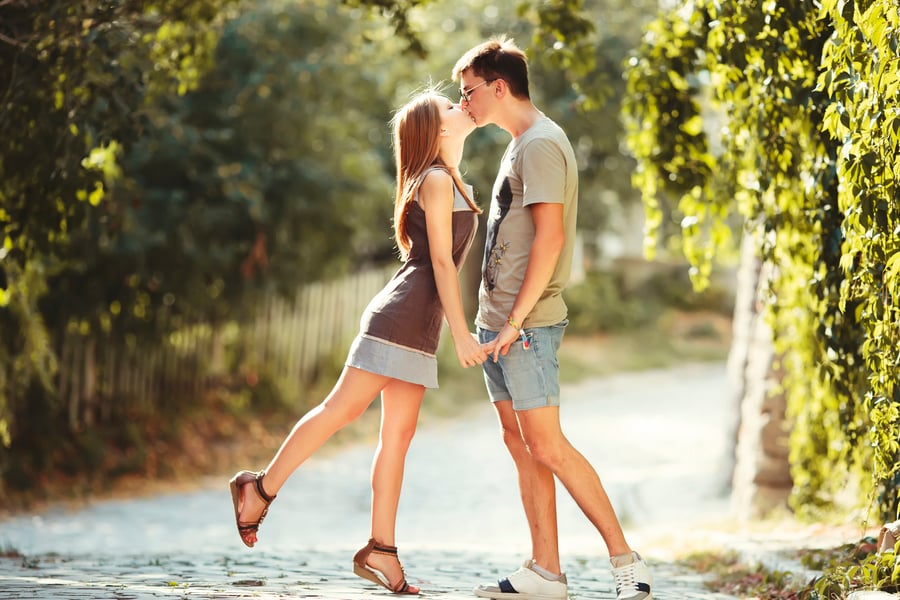 comenzar-la-vida-sexual-antes-de-los-20-años.